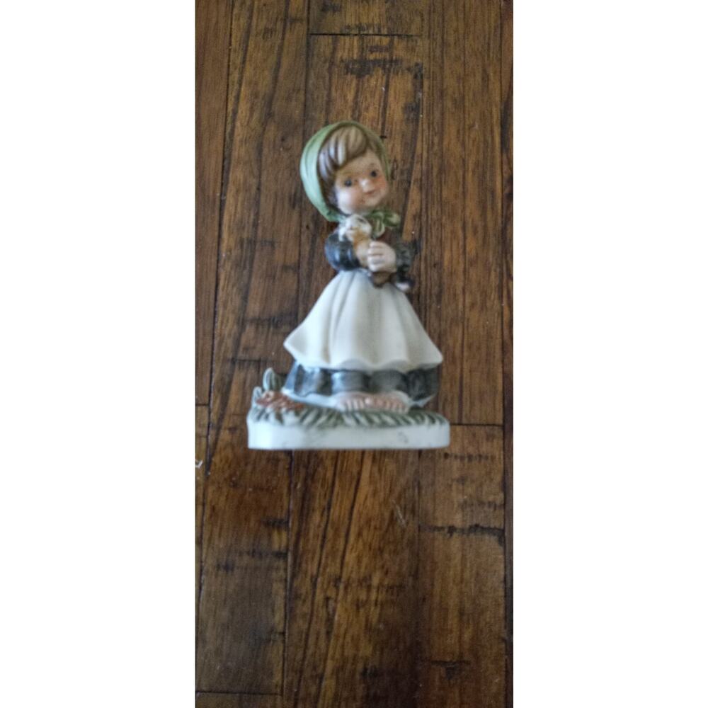 Vintage Napco Ceramic Figurine